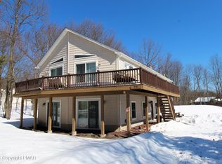 22 Hughes Ln, Albrightsville, PA 18210