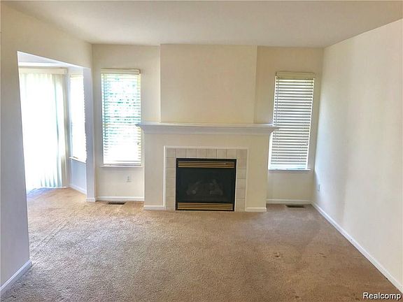5th image of 8909 Millington Ct #26