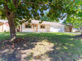 422 San Pedro St, Grand Prairie, TX 75051