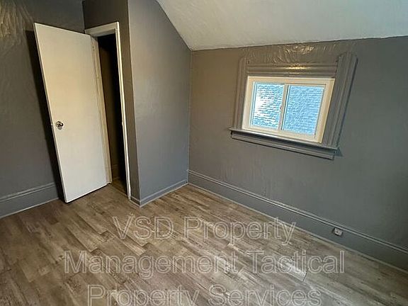 4th image of 2180 W 83rd St #Up
