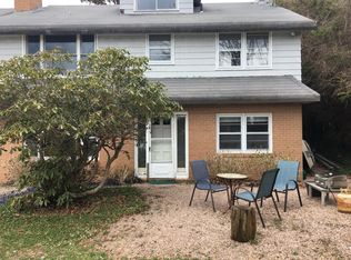 2 Arnold St, Charlestown, RI 02813