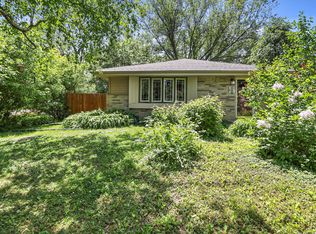 2255 W Goldcrest Ave, Milwaukee, WI 53221