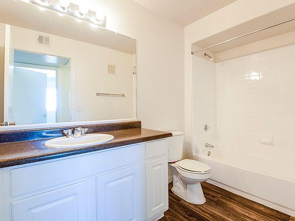5th image of 904 N Washington St APT 219