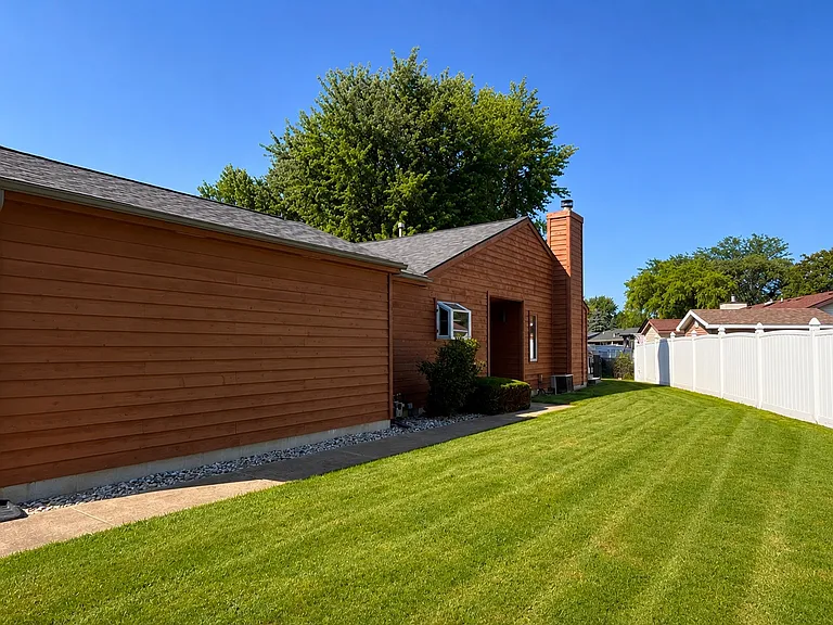 1120 Yale Ave — Photo 1