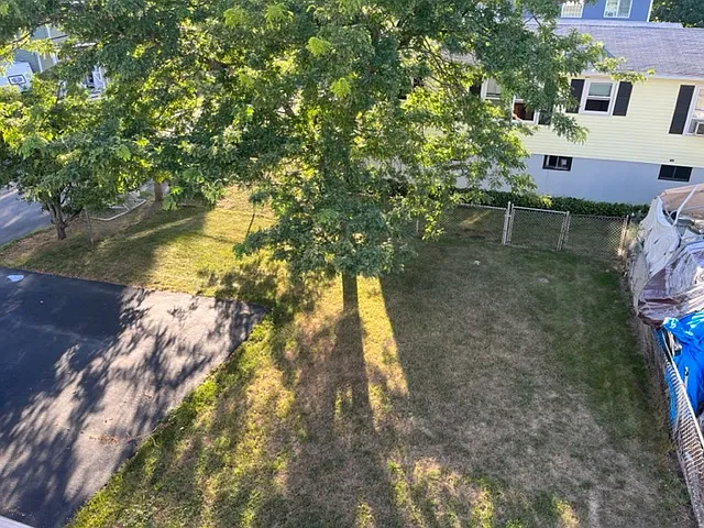 3 bed, 1000 sqft, $2,950 — Photo 2