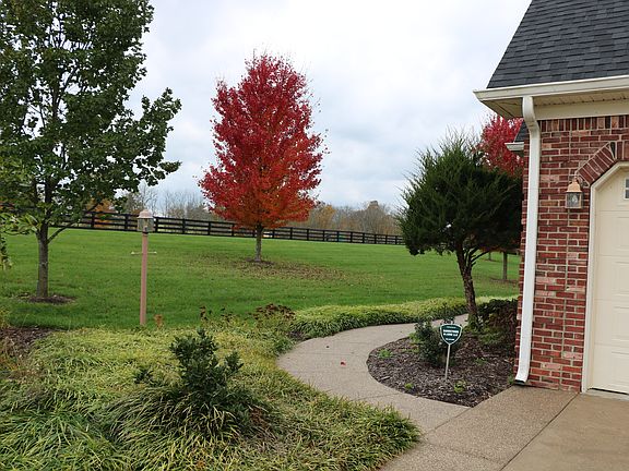 2nd image of 270 Bellafonte Ct