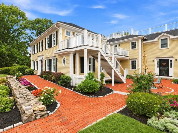174 Lowell St #3, Andover, MA 01810