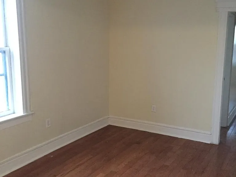 1422 Springfield Ave — Photo 3