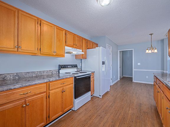 4th image of 1026 Gary Ct