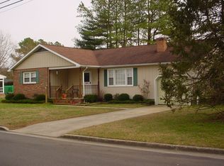 609 Homewood Dr, Pocomoke City, MD 21851