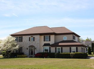 902 Winding River Ln, Phoenixville, PA 19460