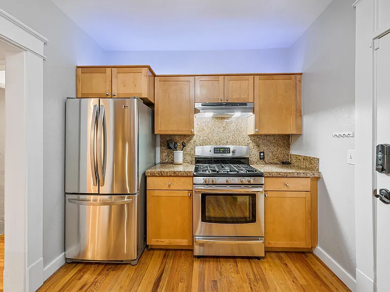 All stainless steel appliances included. Yes, that's a gas stove!