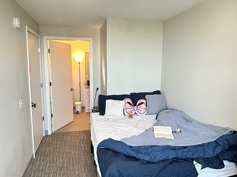 306 E Green St — Photo 4