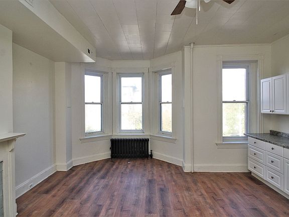 3rd image of 2731 Saint Paul St APT 2F