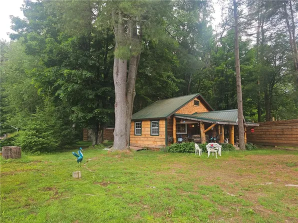 3 Pine Grove Dr, Altmar, NY 13302