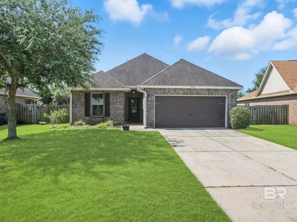 1090 Crown Walk Dr, Foley, AL 36535