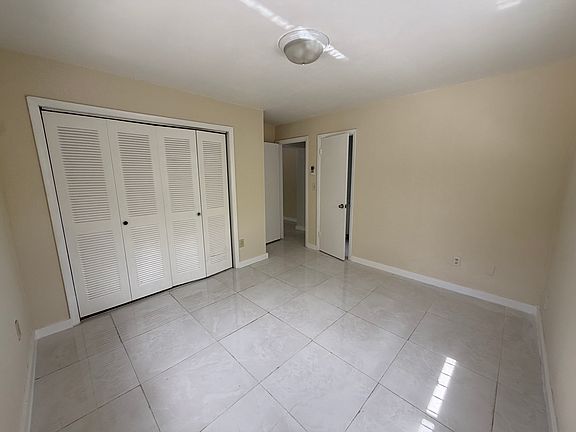 4th image of 1194 NW 19th Ave #1