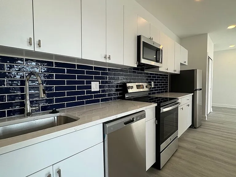 1600 West Hunting Park - Residential — Photo 18