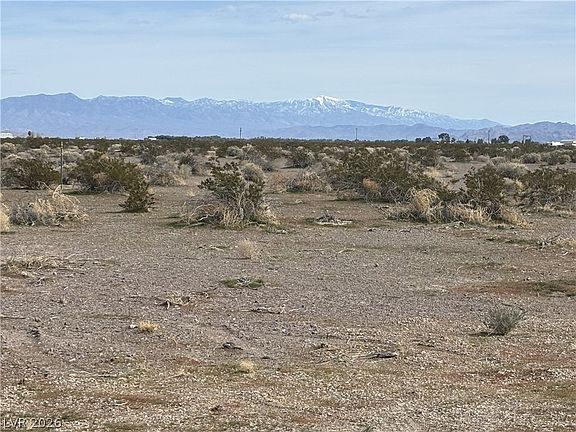 3rd image of 1719 N Vassar Rd