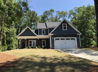 8 Lakeview Dr, Whispering Pines, NC 28327