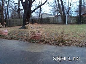 3rd image of 216 Northmoor Pl