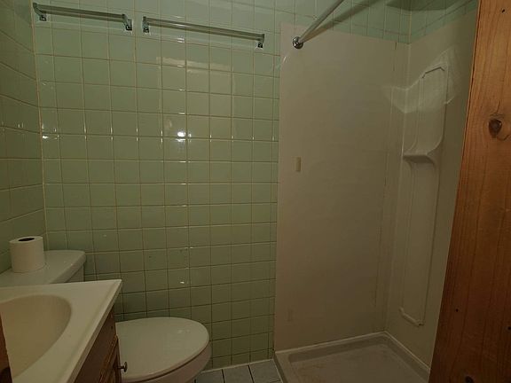 5th image of 105 Southern Blvd APT 1B