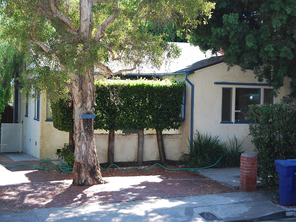View from Phyllis Avenue