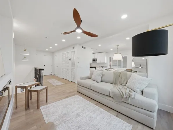 4210 Fiesta Way Unit 3, Oceanside, CA 92057