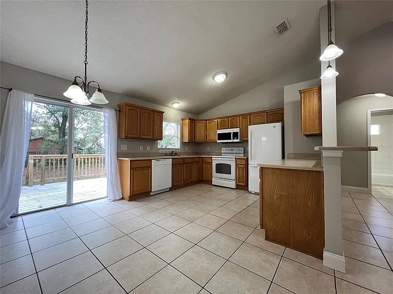 2336 W Orange Rd — Photo 6