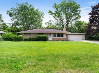 1920 Lone Oak Cir E, Brookfield, WI 53045