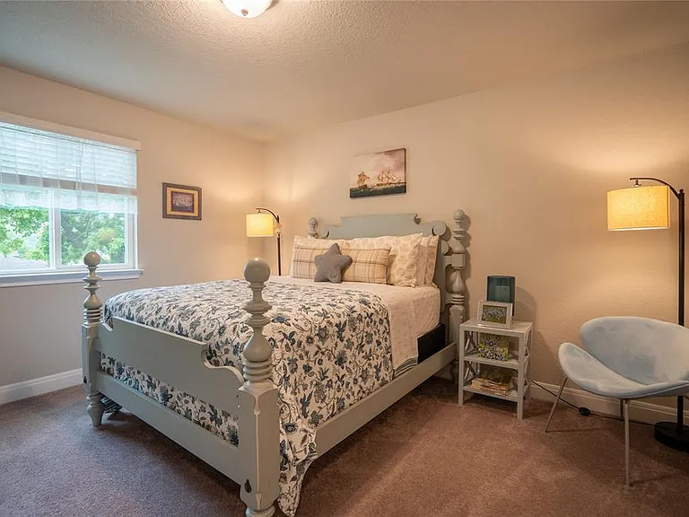 1215 Davis St — Photo 28