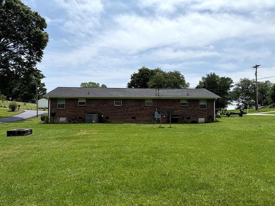 2nd image of 218 Cherry Ln