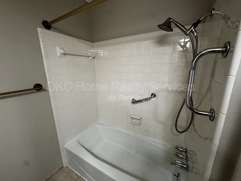 6300 Brookside Dr — Photo 11