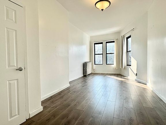 4th image of 1355 Jefferson Ave #2