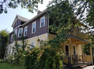 285 Quaker Ln S, West Hartford, CT 06119