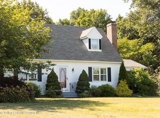 17 Stephen Dr, Hudson, NY 12534