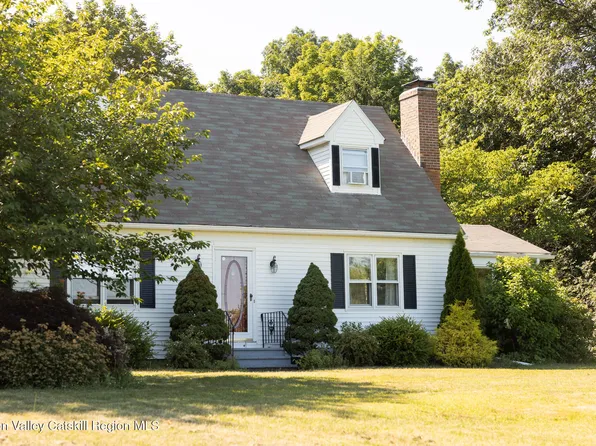 17 Stephen Drive, Hudson, NY 12534