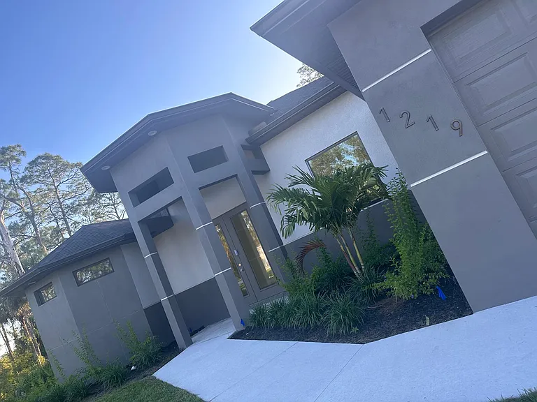 1219 Michael Ave — Photo 3