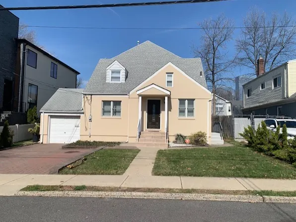 279 Slocum Way, Fort Lee, NJ 07024