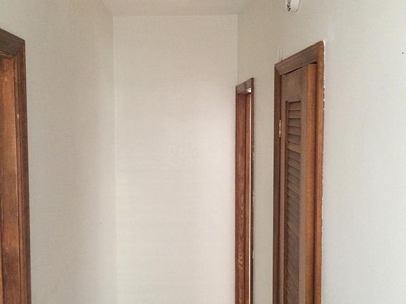 4th image of 4506 Torrington Ave