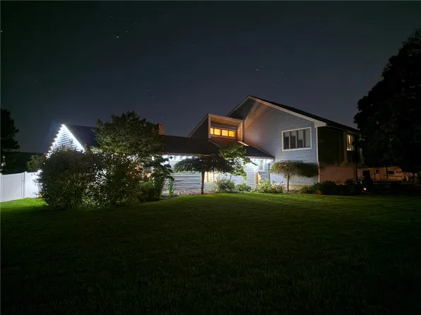 2605 Greenlawn Dr, Troy, OH 45373