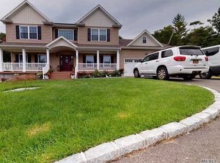 249 Holbrook Ave, Ronkonkoma, NY 11779