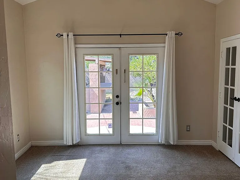 3045 E Drachman St — Photo 16