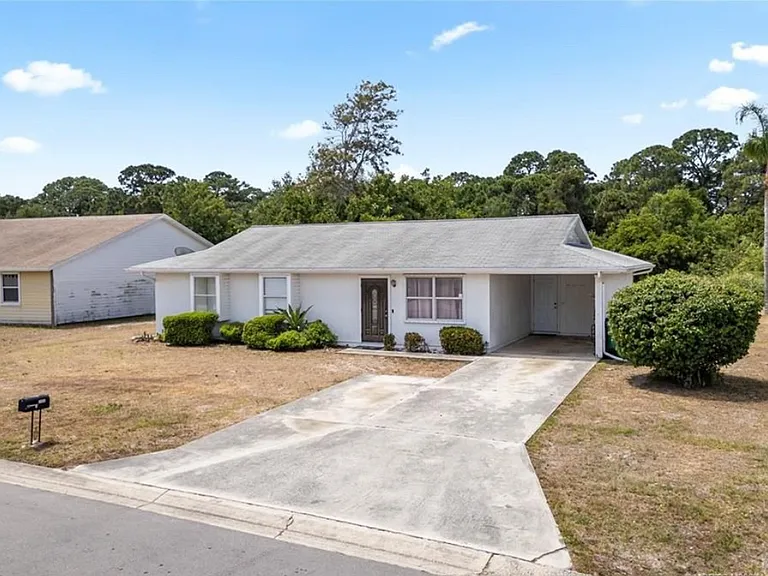 1850 SE Burgundy Ln — Photo 1