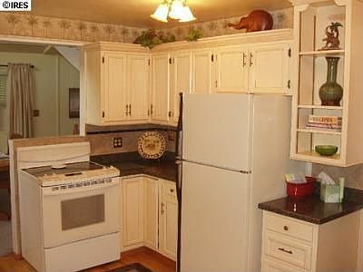 2nd image of 1140 Grant Ave