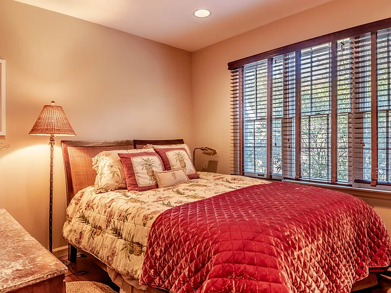 789 Accabonac Rd — Photo 17