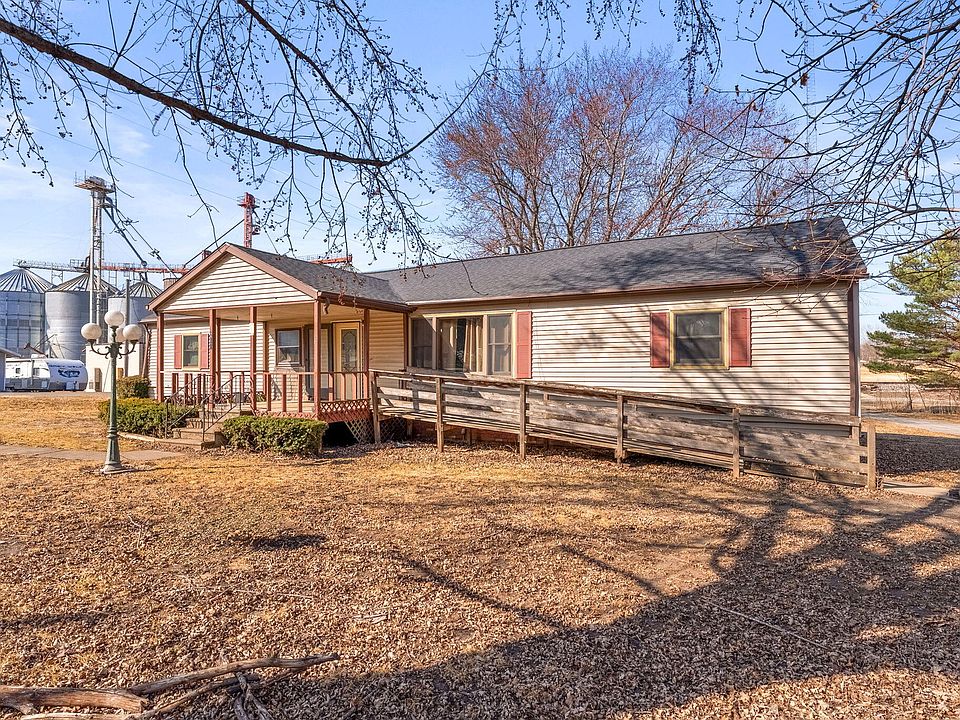 1st image of 200 E Brown St