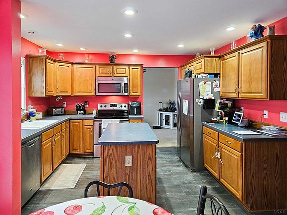 4th image of 560 State St