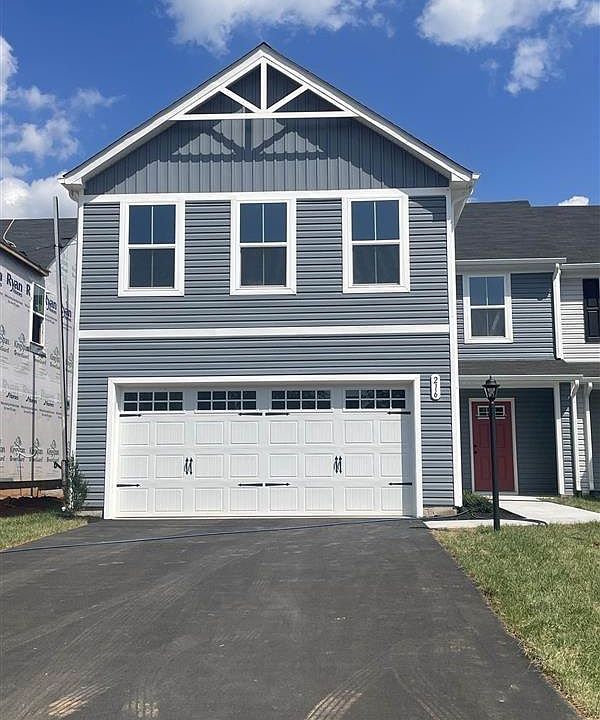 1st image of 216 Thicket Dr