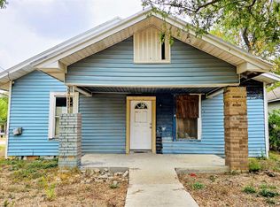 901 W 5th St, Taylor, TX 76574